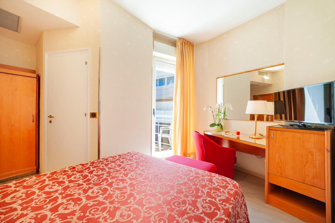 Hotel Kursaal Rimini Esterno foto