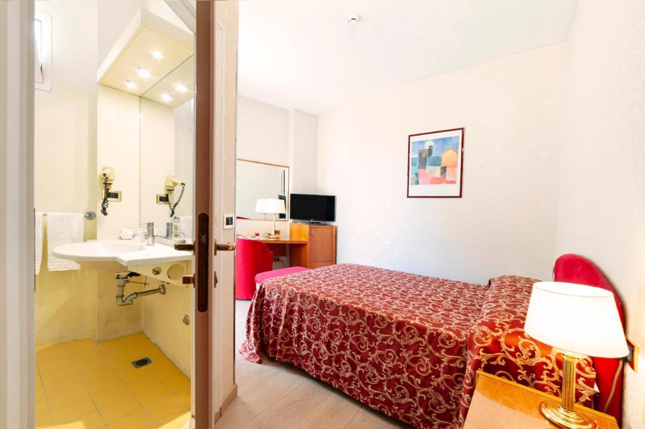 Hotel Kursaal Rimini Esterno foto