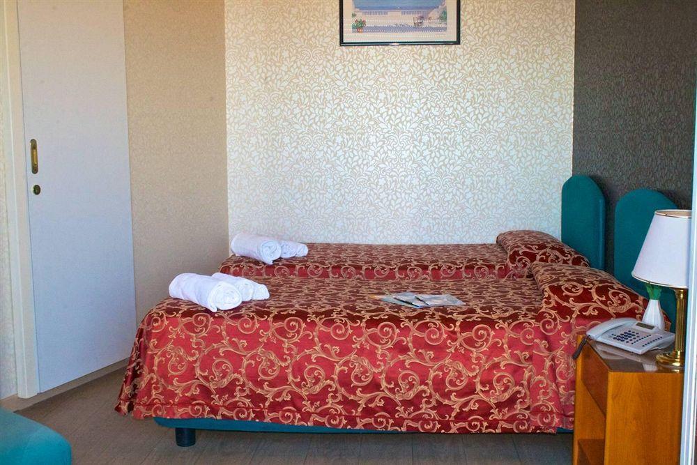 Hotel Kursaal Rimini Esterno foto