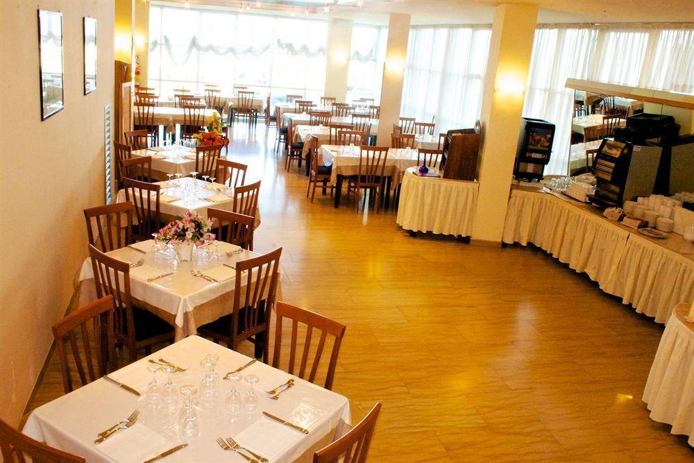 Hotel Kursaal Rimini Esterno foto