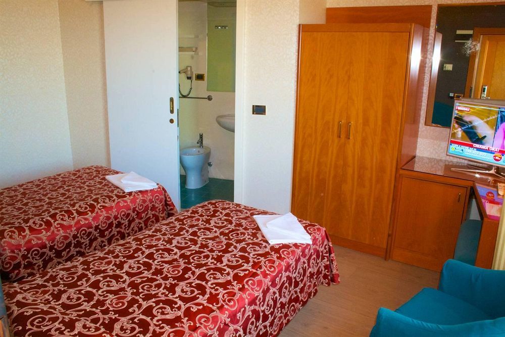 Hotel Kursaal Rimini Esterno foto