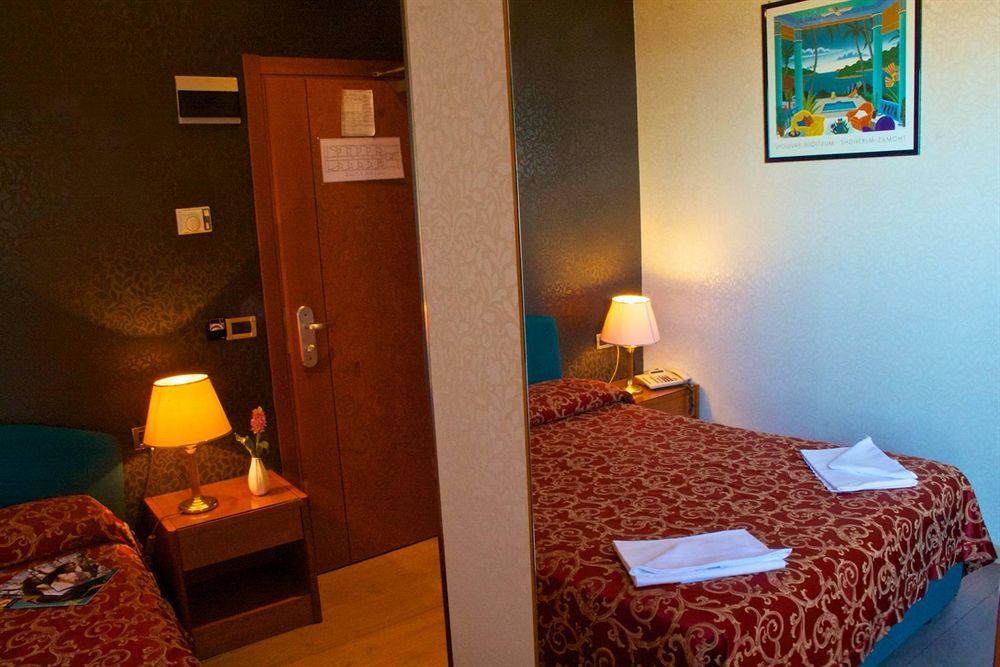 Hotel Kursaal Rimini Esterno foto