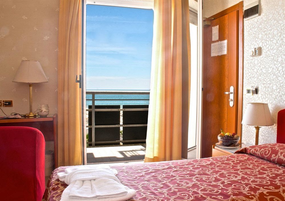 Hotel Kursaal Rimini Esterno foto