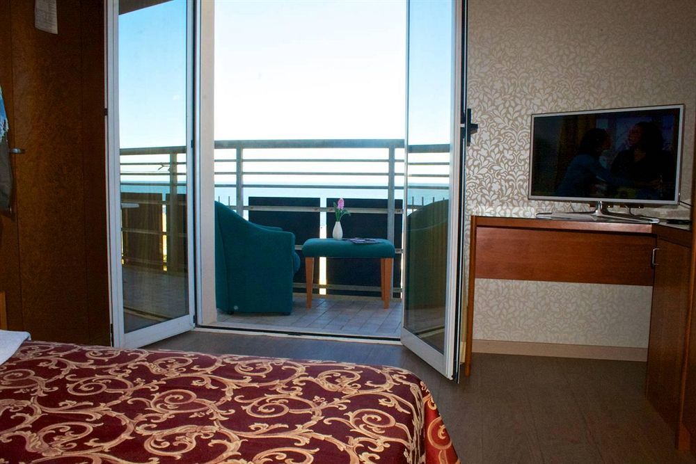Hotel Kursaal Rimini Esterno foto