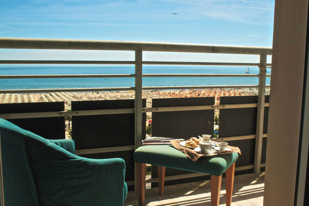 Hotel Kursaal Rimini Esterno foto