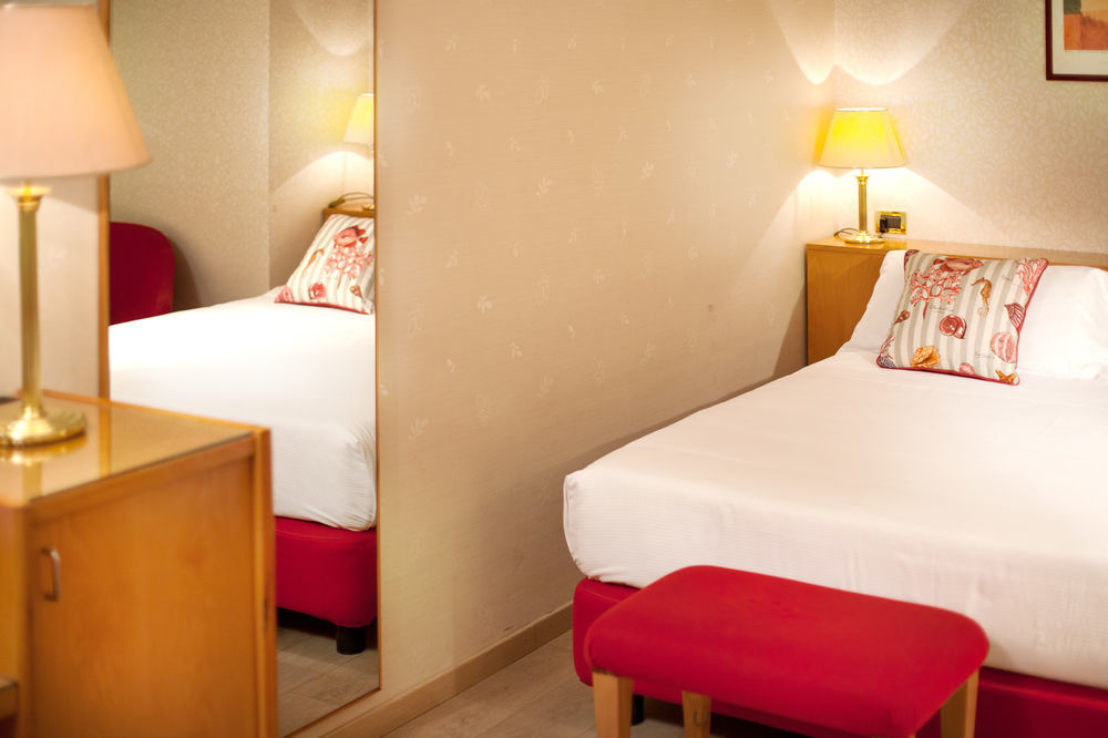 Hotel Kursaal Rimini Esterno foto