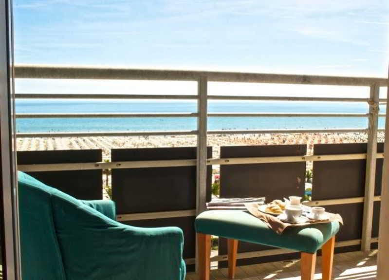 Hotel Kursaal Rimini Esterno foto
