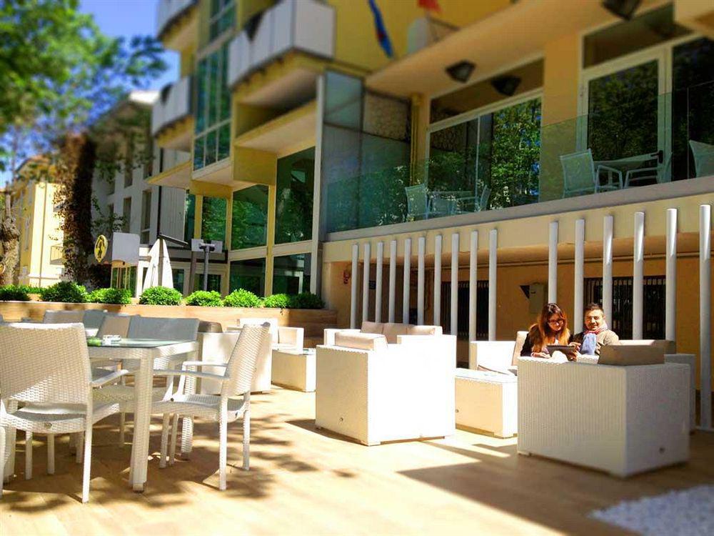 Hotel Kursaal Rimini Esterno foto