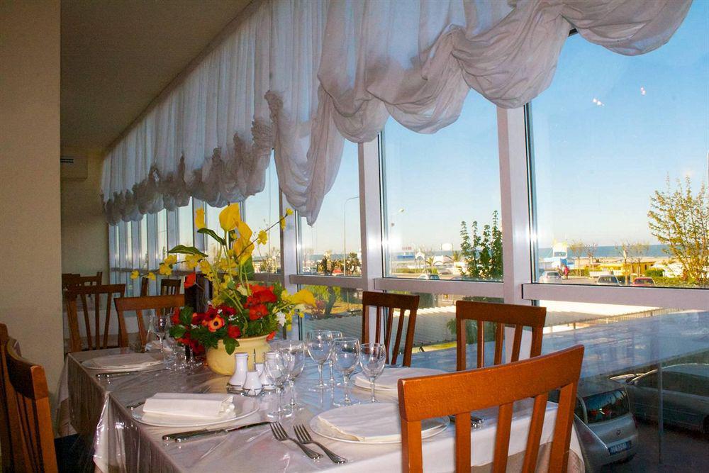 Hotel Kursaal Rimini Esterno foto